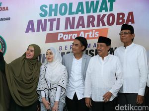 Para Selebriti Gelar Sholawat Anti Narkoba Para Selebriti Gelar Sholawat Anti Narkoba