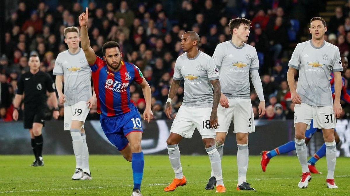 Andros Townsend merayakan gol roketnya buat Palace, tapi MU-lah yang akhirnya menang. (Foto: David Klein/ REUTERS)