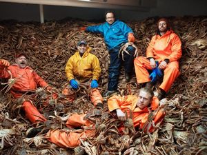 Ketika Nelayan Mempertaruhkan Nyawa Demi Mencari Kepiting Raja Alaska