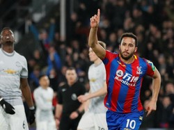 Andros Townsend bikin satu gol dan satu assist dalam kemenangan Crystal Palace 2-0 atas Burnley. (Foto: Eddie Keogh/Reuters)