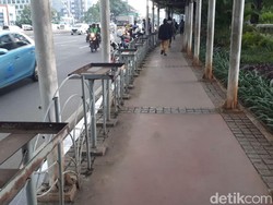 Penataan Jalan Sudirman, Sandiaga: Sebagian Pohon Dipindah-Ditebang