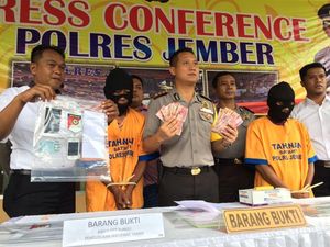 Polisi OTT Pelaku Pungli Sertifikasi Tanah dan Pemasangan Listrik di Jember