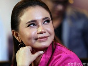 Selamat! Rossa Dapat Gelar Dato Sri dari Kerajaan Pahang Malaysia Selamat! Rossa Dapat Gelar Dato Sri dari Kerajaan Pahang Malaysia