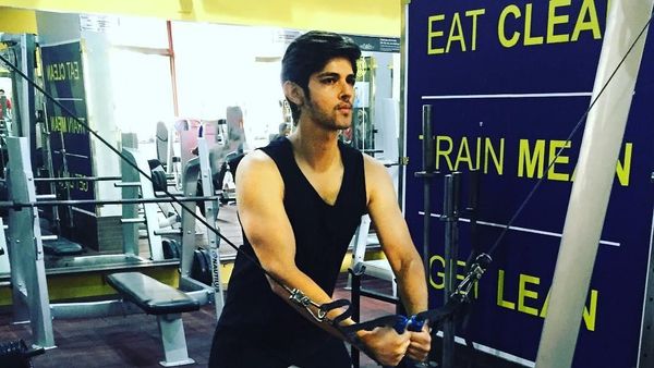 Rohan Mehra, Aktor Sekaligus Model India Berwajah Imut yang Rajin Olahraga