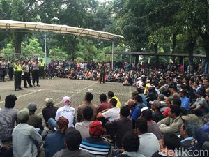 Tolak Penertiban Jaring Apung, Ribuan Petani Demo PJT II Jatiluhur Tolak Penertiban Jaring Apung, Ribuan Petani Demo PJT II Jatiluhur