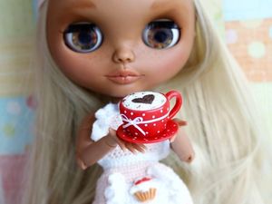 Wouw! 10 Pose Boneka Barbie dengan Miniatur Makanan Ini Bikin Gemas! Wouw! 10 Pose Boneka Barbie dengan Miniatur Makanan Ini Bikin Gemas!
