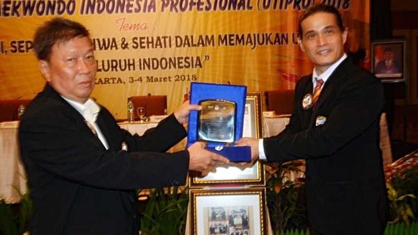 Grand Master Lioe Nam Khiong Raih Rekor MURTI