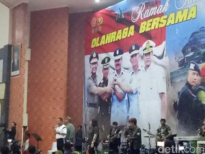 Canda Kapolri soal Tinggi Badan dan Alexis yang Bikin Terbahak Canda Kapolri soal Tinggi Badan dan Alexis yang Bikin Terbahak