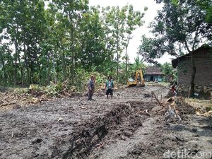 Demi Akses Jalan, Petani di Demak Relakan Tanahnya Buat Jalan Demi Akses Jalan, Petani di Demak Relakan Tanahnya Buat Jalan