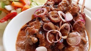Buat Makan Siang, Ini 10 Pilihan Sate Ayam Enak dari Netizen
