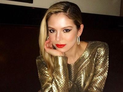 Foto: Pesona Lola Astanova, Pianis Cantik Nan Seksi