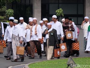 Ulama Sumut Temui Jokowi Bahas Kasus Penyerangan Pemuka Agama Ulama Sumut Temui Jokowi Bahas Kasus Penyerangan Pemuka Agama
