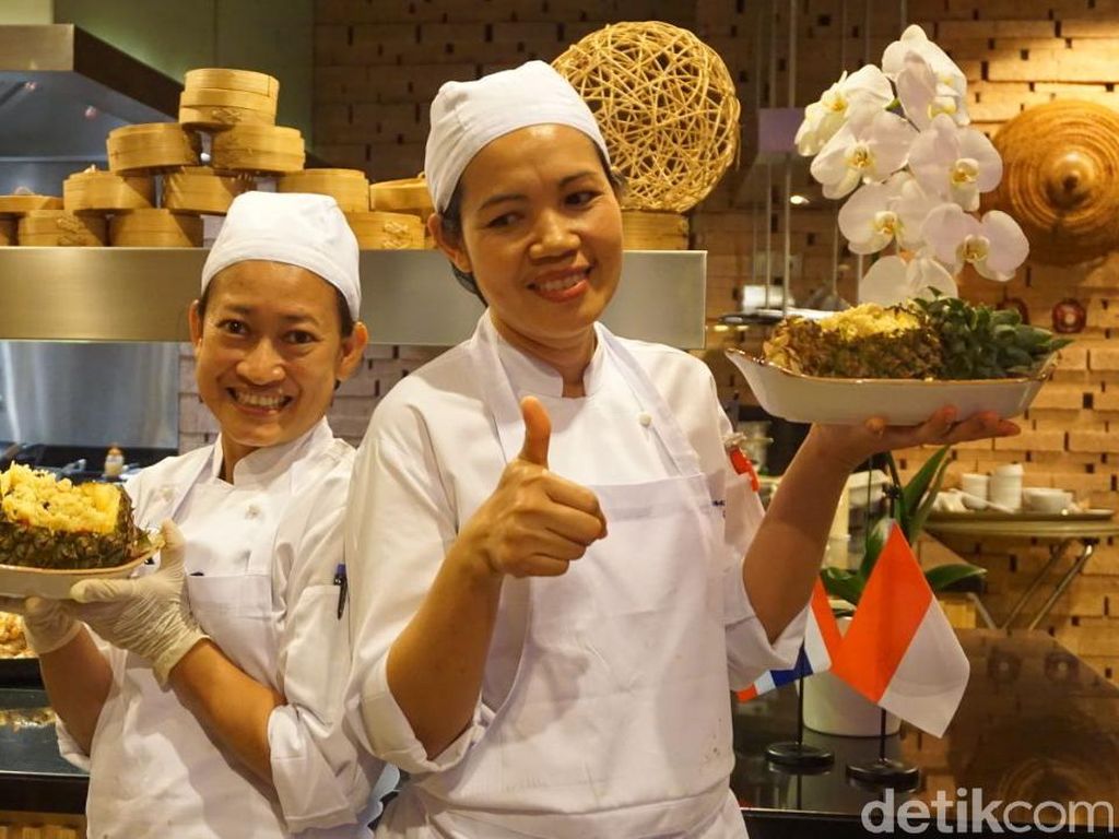 Dua Chef dari Thailand Ini Racik Tom Yam dan Pad Thai Rasa Autentik