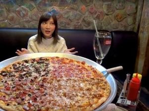 Bahaya Tren Mukbang, Bikin Obesitas Hingga Sebabkan Iritasi Lambung