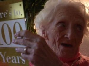 Makan Keripik dan Minum Bir Jadi Rahasia Panjang Umur Wanita 100 Tahun Ini