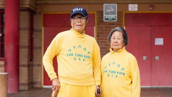 Foto: Ketika Kakek-Nenek Bergaya Swag Seperti Kids Zaman Now