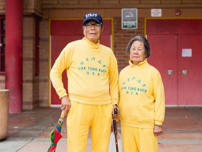 Foto: Ketika Kakek-Nenek Bergaya Swag Seperti Kids Zaman Now