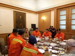 Anies Undang Makan Petugas Damkar yang Selamatkan Bocah Terjepit