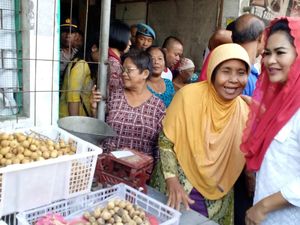 Blusukan ke Pasar Pelabuhan, Puti Tampung Keluhan Pedagang