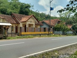 Di Desa Ciamis Ini Ada Mitos Rumah Tingkat Bawa Sial
