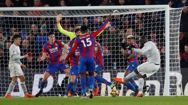 Manchester United sempat tampil buruk, sebelum akhirnya menang 3-2 atas Crystal Palace.