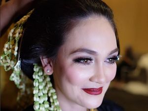 Tampil dengan Riasan Pengantin, Luna Maya Disebut akan Menikah