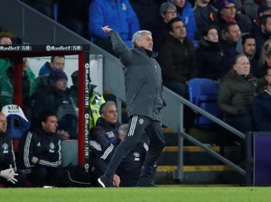 Kata-kata Penuh Sensor dari Mourinho Saat Half Time Lawan Palace