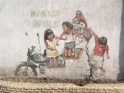 Miniatur Becak Hasil Mural Pelukis Dunia Hilang di Medan