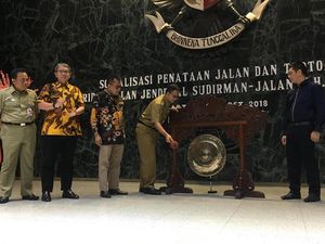 Anies Tunjukkan Desain Baru Trotoar Sudirman-MH Thamrin Anies Tunjukkan Desain Baru Trotoar Sudirman-MH Thamrin