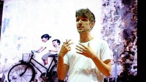 Foto: Ernest Zacharevic, Tetap Cinta Medan Meski Muralnya Dirusak