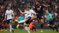 Jan Vertonghen (Tottenham Hotspur), bek tengah. Ada enam sapuan yang dicatatkan Vertonghen, terbanyak di antara pemain Spurs lain, dalam kemenangan 2-0 atas Huddersfield. (Foto: Eddie Keogh/Reuters)