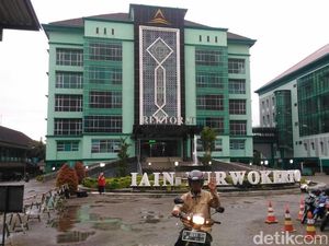 Berikut Tanggapan Rektor IAIN Purwokerto tentang Mahasiswi Bercadar Berikut Tanggapan Rektor IAIN Purwokerto tentang Mahasiswi Bercadar