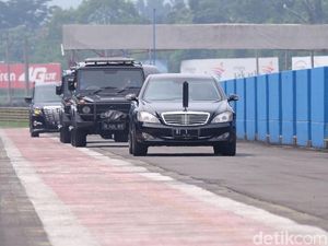 Jokowi dan Ananda Mikola Ngetrek di Sentul Tinjau Persiapan Moto GP