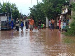 Tanggul Sungai di Pati Jebol, 150 Rumah Direndam Banjir