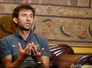 Jejak Luis Milla Sebelum Berlabuh ke Persib Bandung Jejak Luis Milla Sebelum Berlabuh ke Persib Bandung