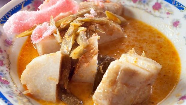 Lontong is a dish made of compressed rice cake. sumatra. Indonesia