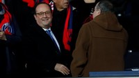 Pengganti Sarkozy, Francois Hollande, juga menyaksikan pertemuan antara Les Parisiens dan Los Blancos. Foto: Gonzalo Fuentes/Reuters
