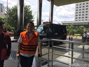 Novanto Diperiksa KPK soal Ponakannya yang Jadi Tersangka e-KTP Novanto Diperiksa KPK soal Ponakannya yang Jadi Tersangka e-KTP