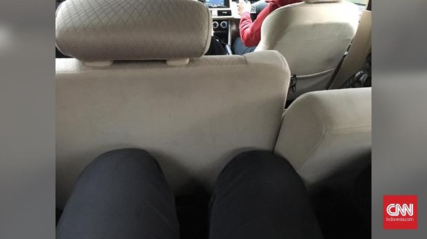 CNNIndonesia.com duduk di kursi baris ketiga Mitsubishi Xpander