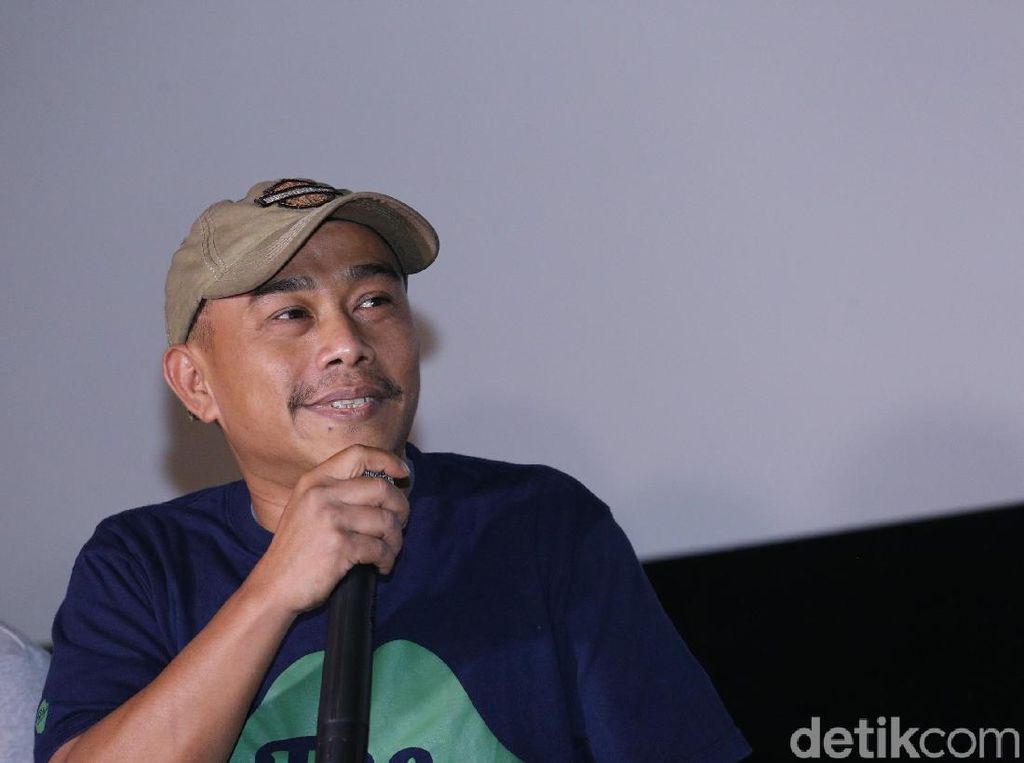 Mau Belajar Nulis Sesuai Gaya Novel Dilan? Pidi Baiq Punya Tipsnya Nih Mau Belajar Nulis Sesuai Gaya Novel Dilan? Pidi Baiq Punya Tipsnya Nih