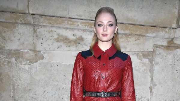 Foto: Adu Gaya 13 Artis Dunia di Front Row Louis Vuitton, Siapa Terkeren?