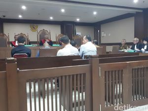 Eks Dirjen Hubla Disebut Terima Rp 200 Juta sebagai Terima Kasih Eks Dirjen Hubla Disebut Terima Rp 200 Juta sebagai Terima Kasih