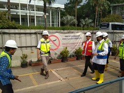 Dampingi Jokowi Tinjau MRT, Anies: Semuanya On Track