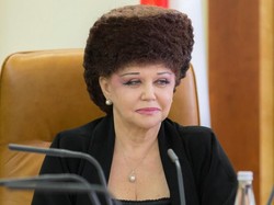Nyentrik! Gaya Rambut Senator Rusia Ini Nyuri Perhatian Netizen