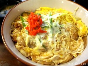 Sakana: Gurih Enak! Chicken Katsu Don Buatan Hotel Bernuansa Jepang di Karawang