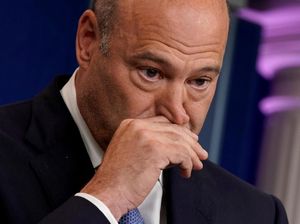 Tak Setuju Kebijakan Tarif Impor, Penasihat Ekonomi Trump Mundur