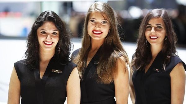 Senyum Manis dari Geneva Motor Show