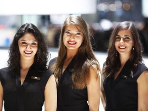 Senyum Manis dari Geneva Motor Show Senyum Manis dari Geneva Motor Show