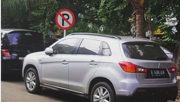 Nah Ayo Siapa yang Parkirnya Belepotan Begini
