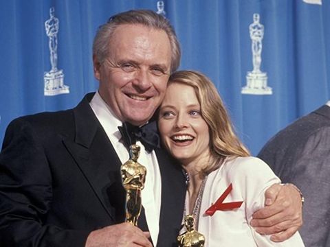 Jodie Foster dan Anthony Hopkins saat menerima 'Best Picture' diajang Oscar